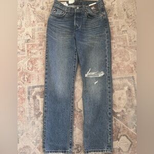 NWT Levi's 501 original sizing is 27/30